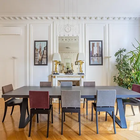 Prestigious Trocadero *