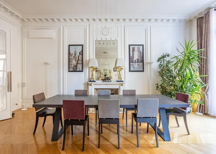 Prestigious Trocadero *